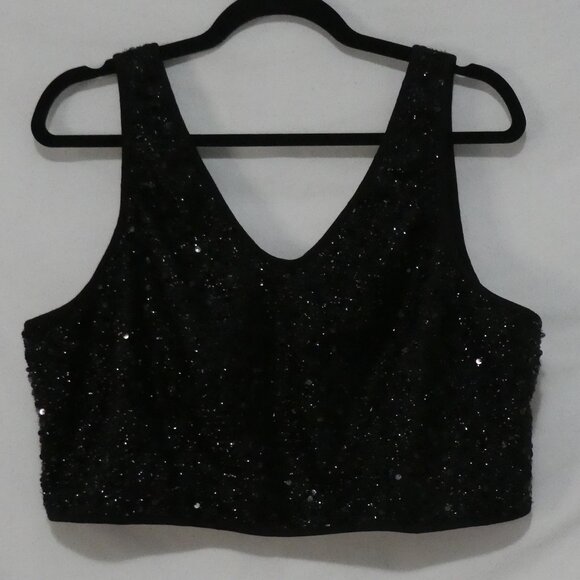 Unbranded | P2P 19 inches measured | Lined Black Sequin Zip-Up Front Crop Top - Picture 2 of 14